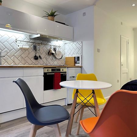 Kensington Studio Hosted By Airoperate Near Notting Hill - 1 Double Bed , 1 Sofa Bed, Ground Floor Apartment Via Private Entrance ロンドン エクステリア 写真
