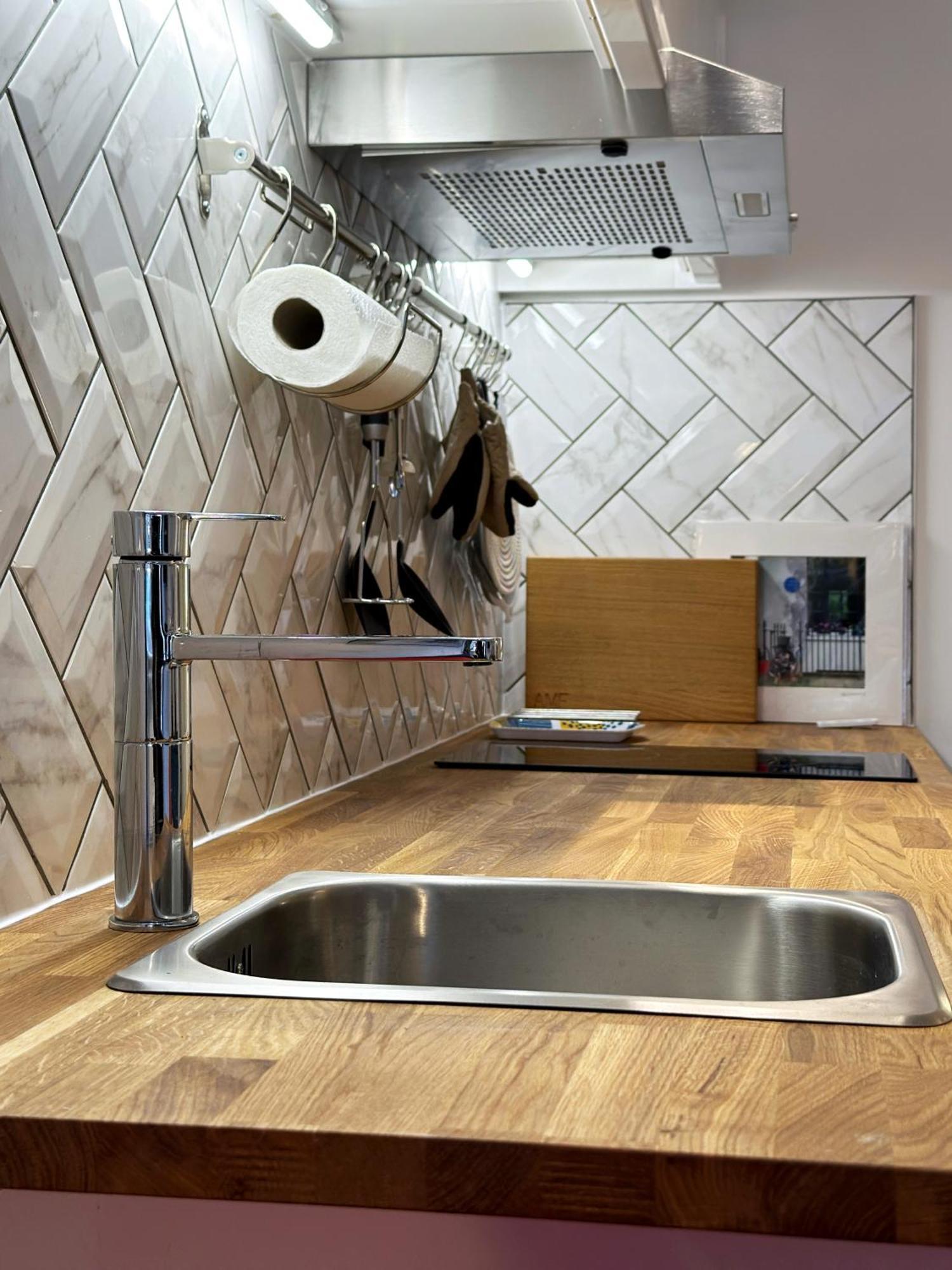 Kensington Studio Hosted By Airoperate Near Notting Hill - 1 Double Bed , 1 Sofa Bed, Ground Floor Apartment Via Private Entrance ロンドン エクステリア 写真