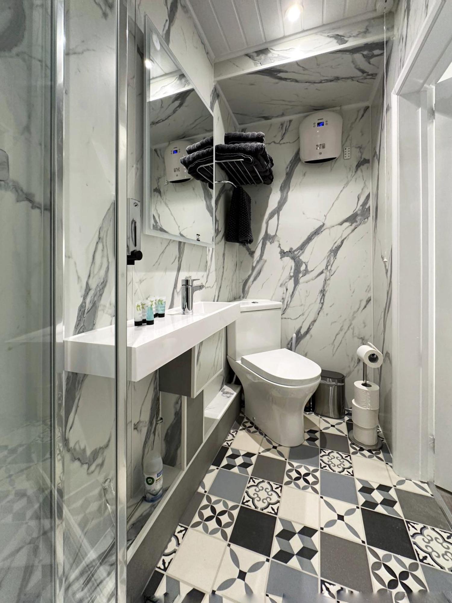 Kensington Studio Hosted By Airoperate Near Notting Hill - 1 Double Bed , 1 Sofa Bed, Ground Floor Apartment Via Private Entrance ロンドン エクステリア 写真